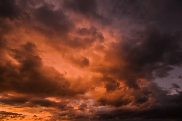 Dramático Cielo Nublado Oscuro Tormentoso Por Noche — Foto de Stock