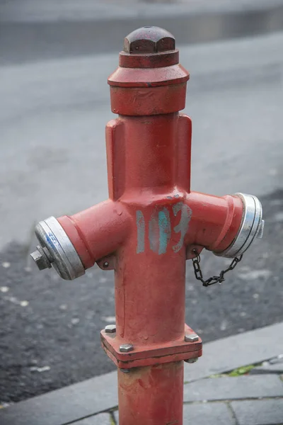 街の通りに消火栓 火災安全コンセプト — ストック写真