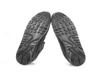 Beyazlara izole edilmiş yeni moda spor ayakkabıları.