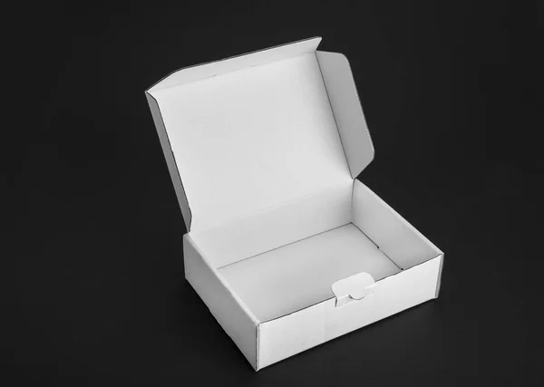 Caja Cartón Sobre Fondo Negro — Foto de Stock