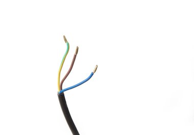 Elektrik kabloları beyaz arkaplandaki bağlantı için izole edildi