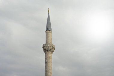 Gökyüzündeki Türk camiinin minaresi