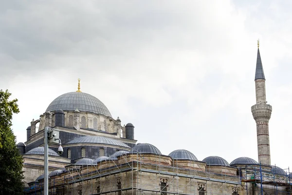 Türkiye 'de İstanbul' da cami yeniden inşa ediliyor