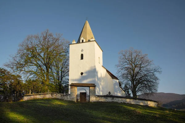 Alte Christliche Kirche Morgen Auf Dem Hügel — Stockfoto