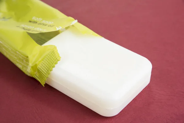 Σαπούνι Ελιάς Στο Λευκό Φόντο — Φωτογραφία Αρχείου