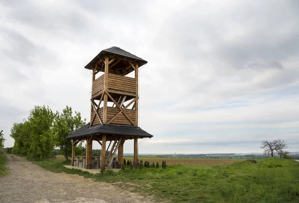 Drewniana Wieża Strażnicza Wsi — Zdjęcie stockowe