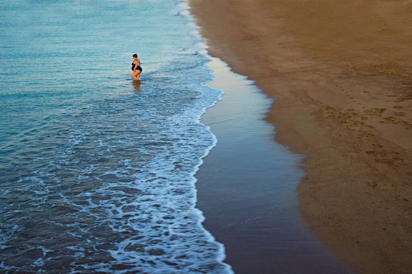 Mujer Gorda Yendo Mar — Foto de Stock