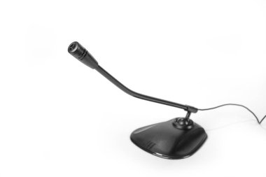 Beyaz bir standın üzerinde Usb mikrofonu