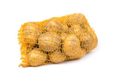 Beyaz bir çantada patates var.