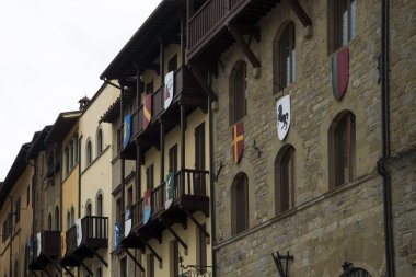 Ortaçağ binanın duvarına