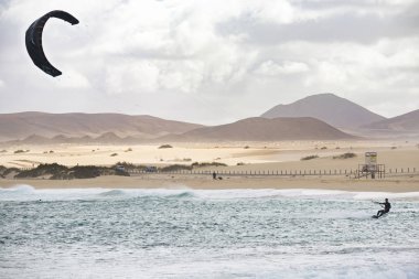 Fuerteventura - corralejo - 17 Şubat 2014: traini atlet