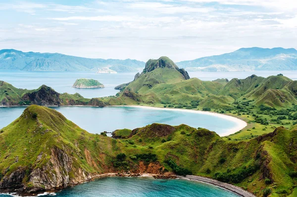 Padar Island, Komodo National Park em East Nusa Tenggara, Indonésia . — Fotografia de Stock