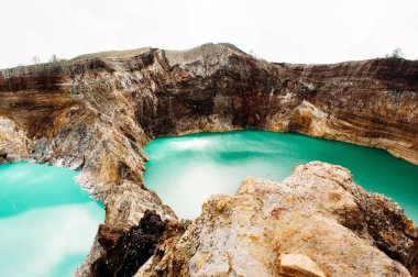 Kelimutu Milli Parkı Endonezya. Kelimutu yanardağ krater, Flores renkli göller. 