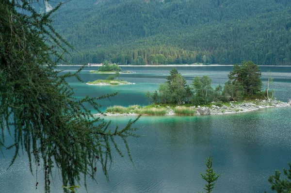 Göl Eibsee, güneyinde Bavyera, Adaları