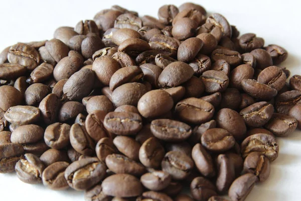 Kaffebönor Isolerad Vit Bakgrund — Stockfoto