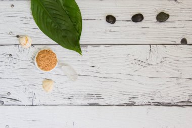 Spa kozmetik seti. Metin için kopyalanma alanı. Üst Manzara. Ahşap arkaplanda düz bir alan.