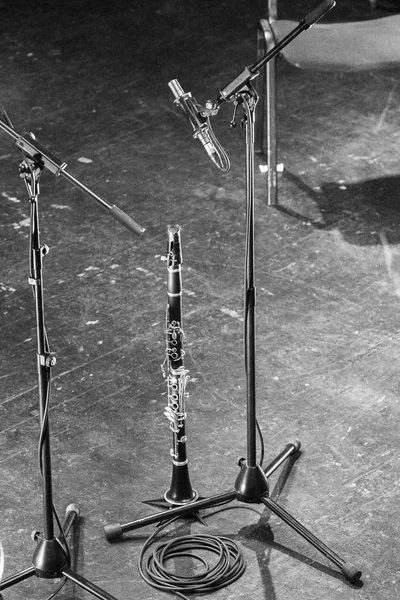 Clarinet standing on stage — Stock Photo, Image