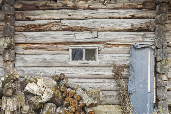 Pared de madera abandonada —  Fotos de Stock