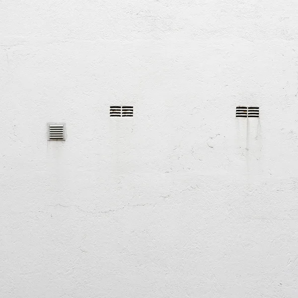 Ventilation galler på väggen — Stockfoto