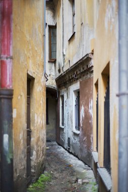 çok dar ve pis sokak eski şehir