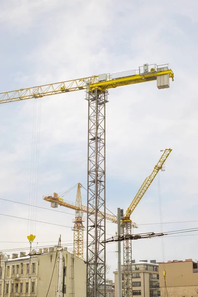 Chantier, bâtiment et grues — Photo