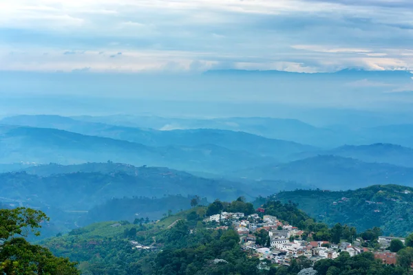 Hügellandschaft außerhalb von Manizales — Stockfoto