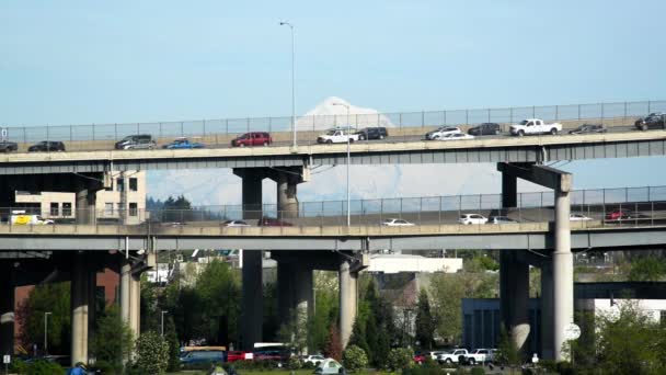 Traffic and Mt. Hood — Αρχείο Βίντεο