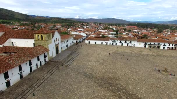 Rotierende Ansicht der Villa de leyva — Stockvideo