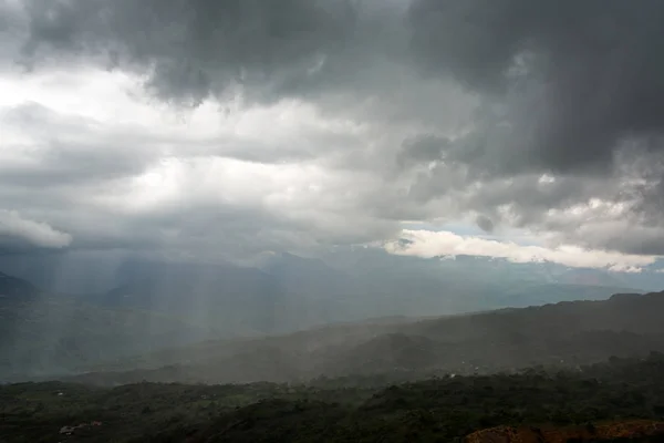 Burza w dolinie w Santander, Colombia — Zdjęcie stockowe