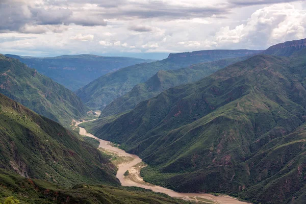 Chicamocha 峡谷と川 — ストック写真