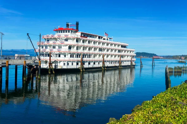 Riverboat in Astoria, Oregon — Stock Photo, Image