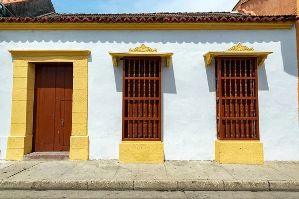 Arquitetura Colonial Branca — Fotografia de Stock