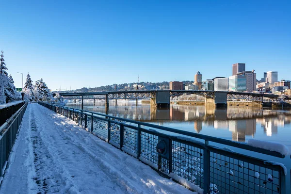 Downtown Portland e Passerella — Foto Stock