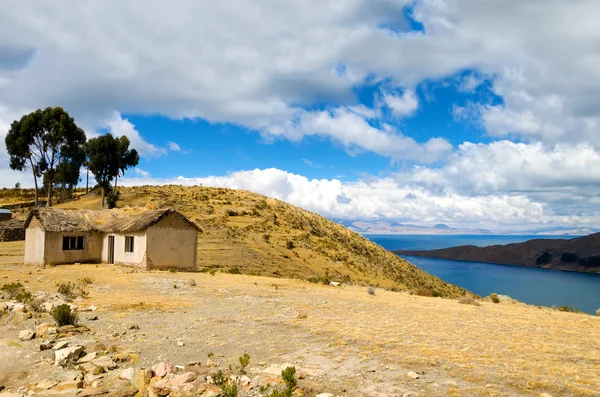 Casa pequena na Ilha do Sol — Fotografia de Stock