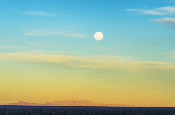 Luna su Uyuni — Foto Stock