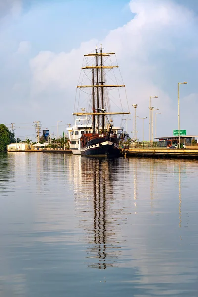 海賊船の垂直ビュー — ストック写真