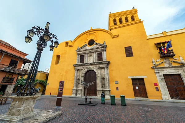 Gele Santo Domingo Church — Stockfoto