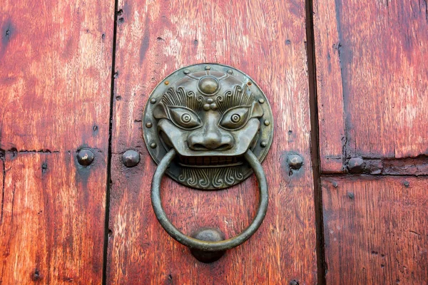 Gamla historiska Door Knocker — Stockfoto