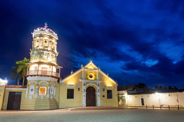 Igreja de Santa Barbara à noite — Fotografia de Stock