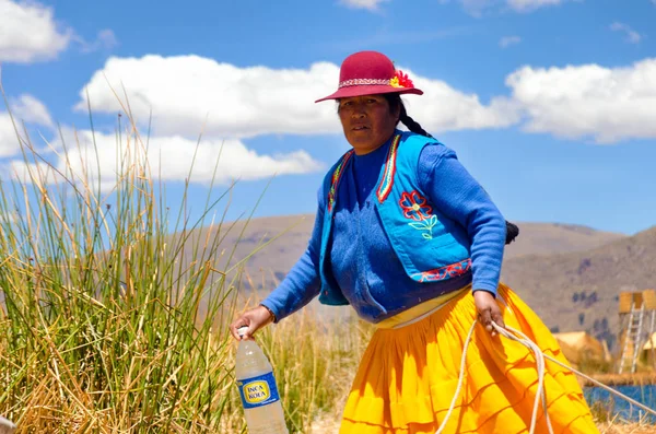 Peru'daki yerli kadın — Stok fotoğraf