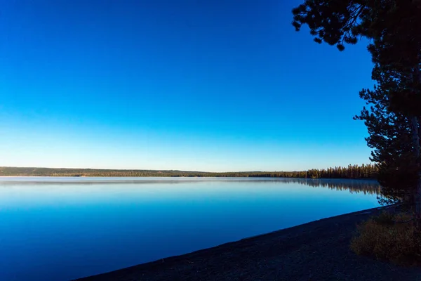 Mooie Lakeshore weergave — Stockfoto