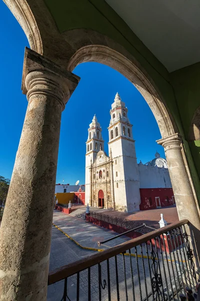 Kathedrale vom Balkon aus gesehen — Stockfoto