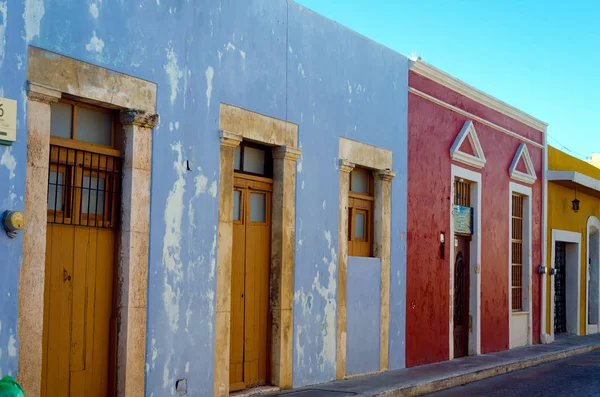 Renkli sokak Campeche'deki/daki oteller — Stok fotoğraf