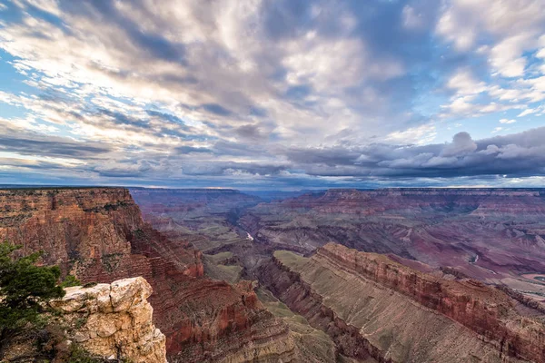 Grand Canyon am späten Nachmittag — Stockfoto