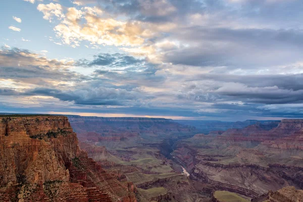 Gran Cañón y Cielo Colorido — Foto de Stock