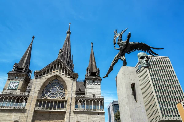 Catedral e Estátua de Bolívar Condor — Fotografia de Stock