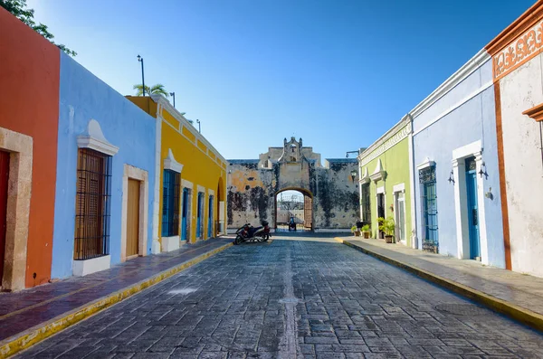 Colorful Street and Fort — Stock Photo, Image