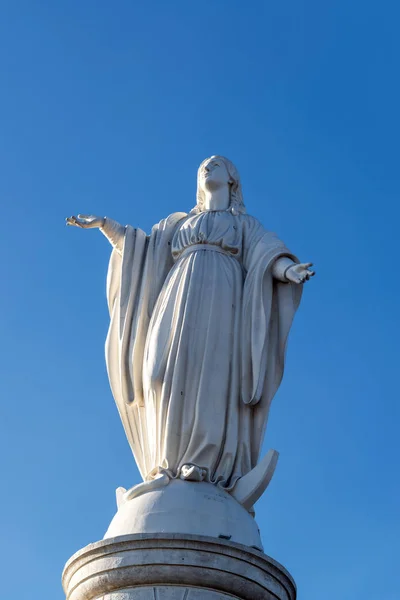 Statue on San Cristobal Hill — Stock Photo, Image