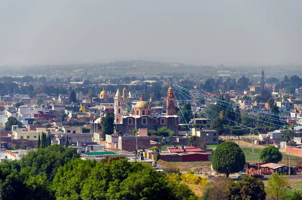 Veduta della città e delle cattedrali di Puebla — Foto Stock