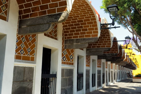 Rue dans le quartier des artistes de Puebla — Photo
